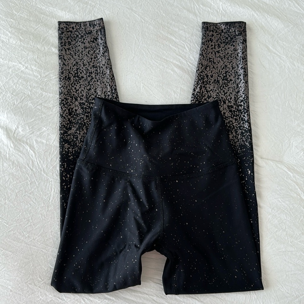 Beyond Yoga Black Alloy Ombre High Waisted Leggings
